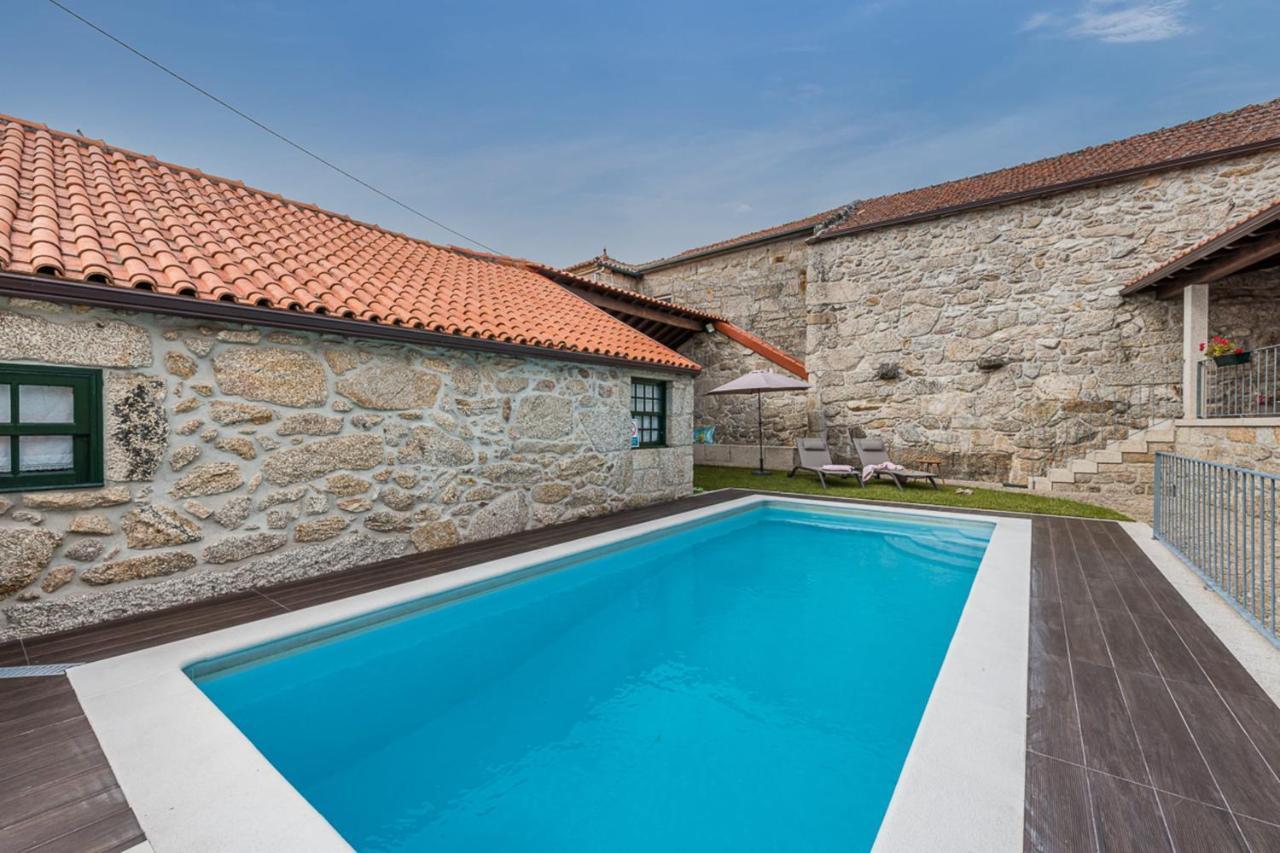 Casa Da Torre - Paraiso No Norte De Portugal Кабесейраш-ди-Башту Экстерьер фото