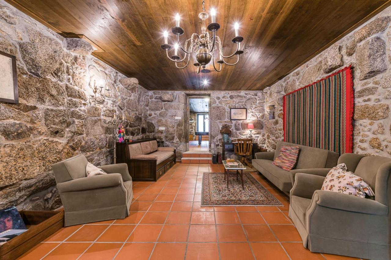 Casa Da Torre - Paraiso No Norte De Portugal Кабесейраш-ди-Башту Экстерьер фото