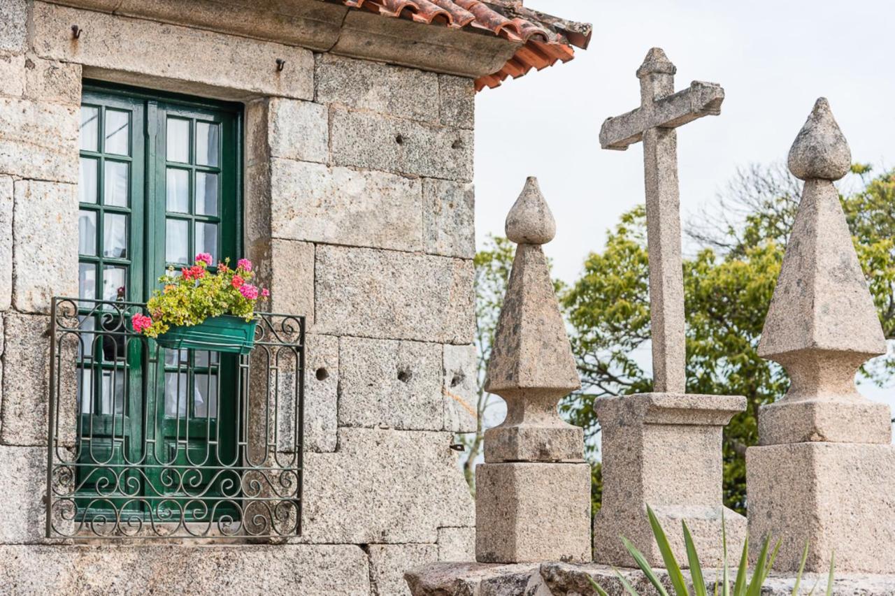 Casa Da Torre - Paraiso No Norte De Portugal Кабесейраш-ди-Башту Экстерьер фото
